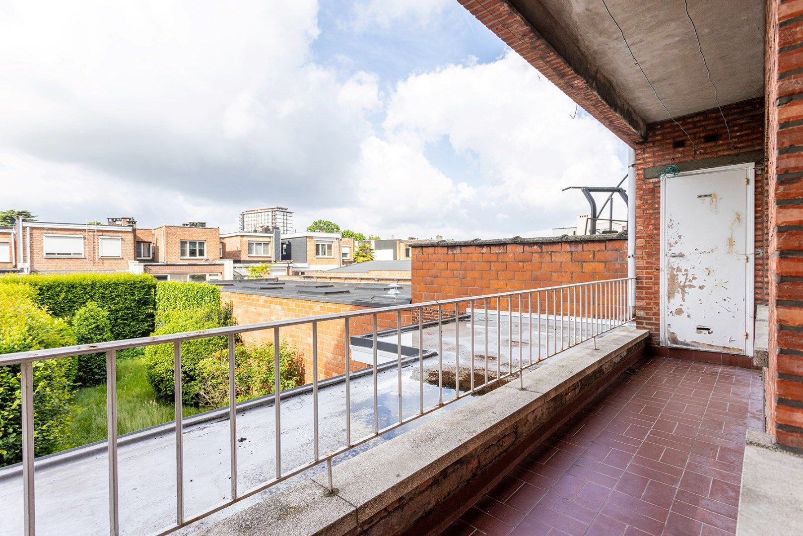 Te renoveren 2-slaapkamer appartement (107m²) met twee terrassen!  foto 12