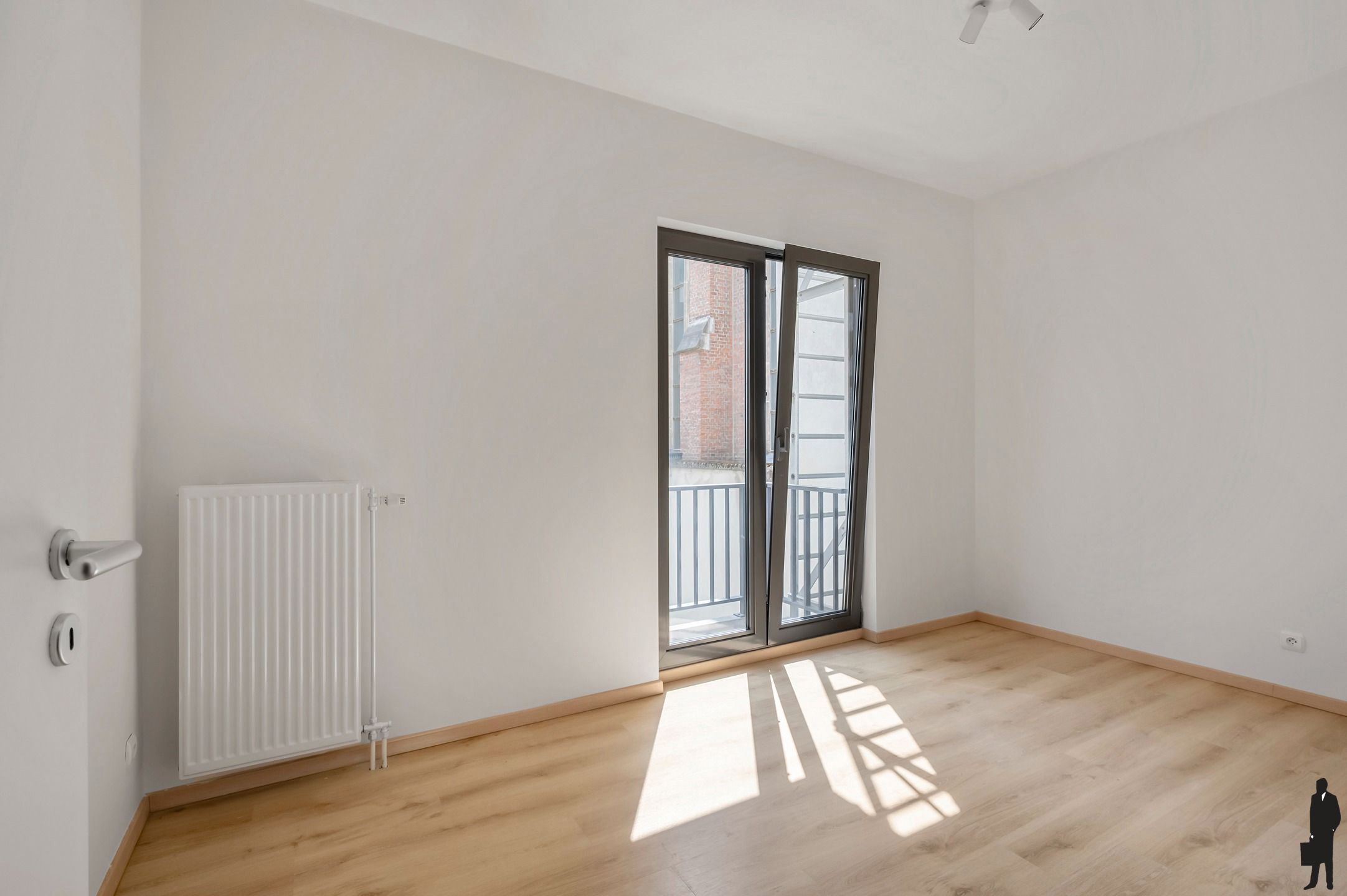 Lichtrijk en volledig gerenoveerd appartement met Terras. foto 14