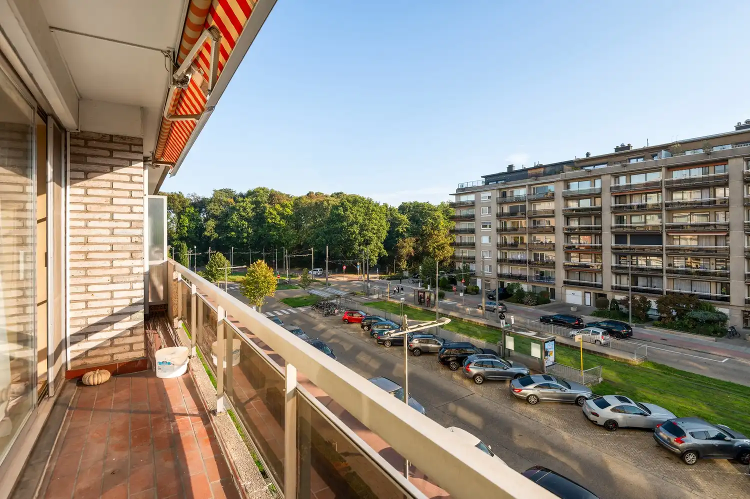 Ruim en lichtrijk appartement met 2 slaapkamers en 2 terrassen in Deurne! foto {{pictureIndex}}