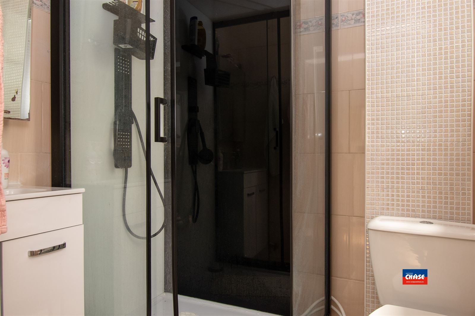 Ruime woning op toplocatie met 4 slaapkamers, 3 keukens en 3 badkamers foto 13