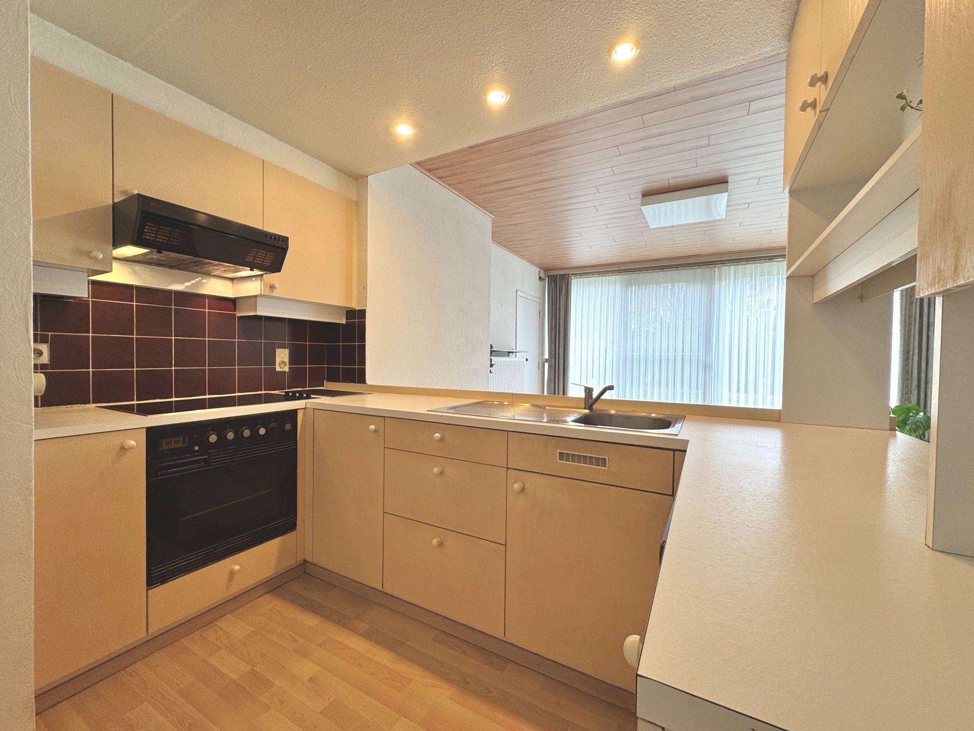 GELIJKLVOERS APPARTEMENT MET 1 SLAAPKAMER - 72 M² foto 13