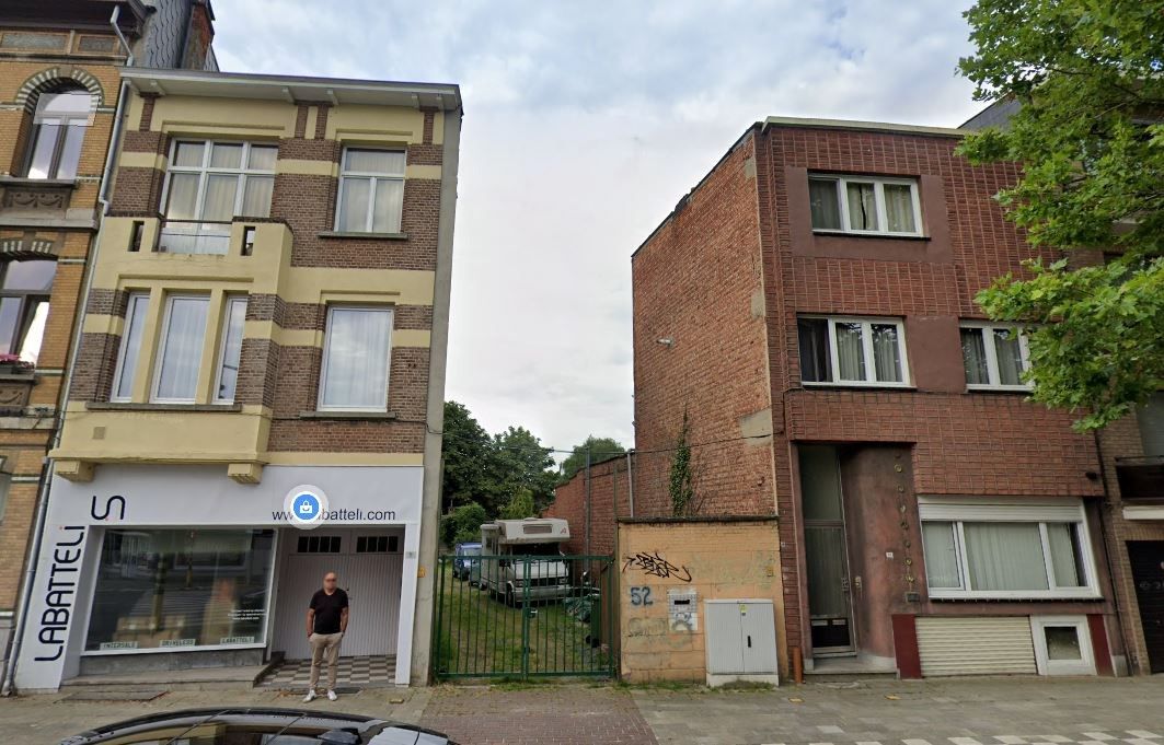 Hoofdfoto van de publicatie: Woning met bouwgrond en achterliggend atelier