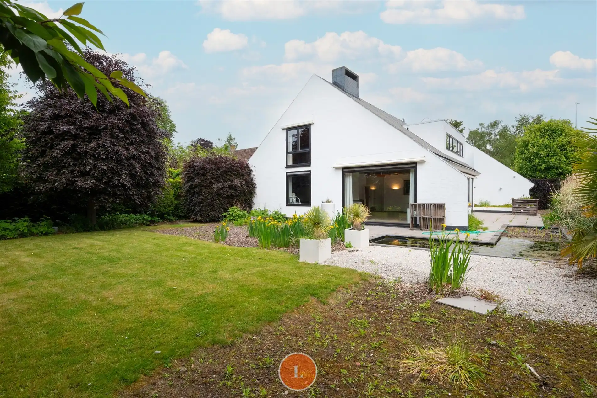 Villa met praktijkruimte en vijver op 1349m² foto 30