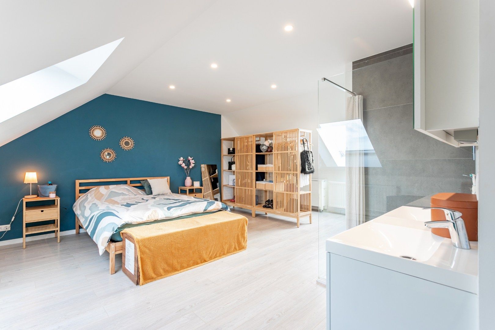 Instapklare woning met 4 slpk, tuin en parking foto 19