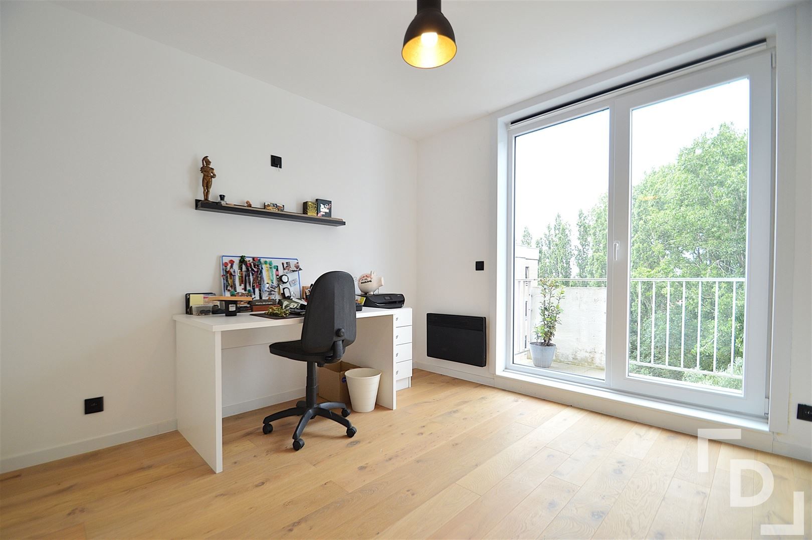 Prachtig gerenoveerd appartement met garage te huur op centrale locatie te Ieper foto 13