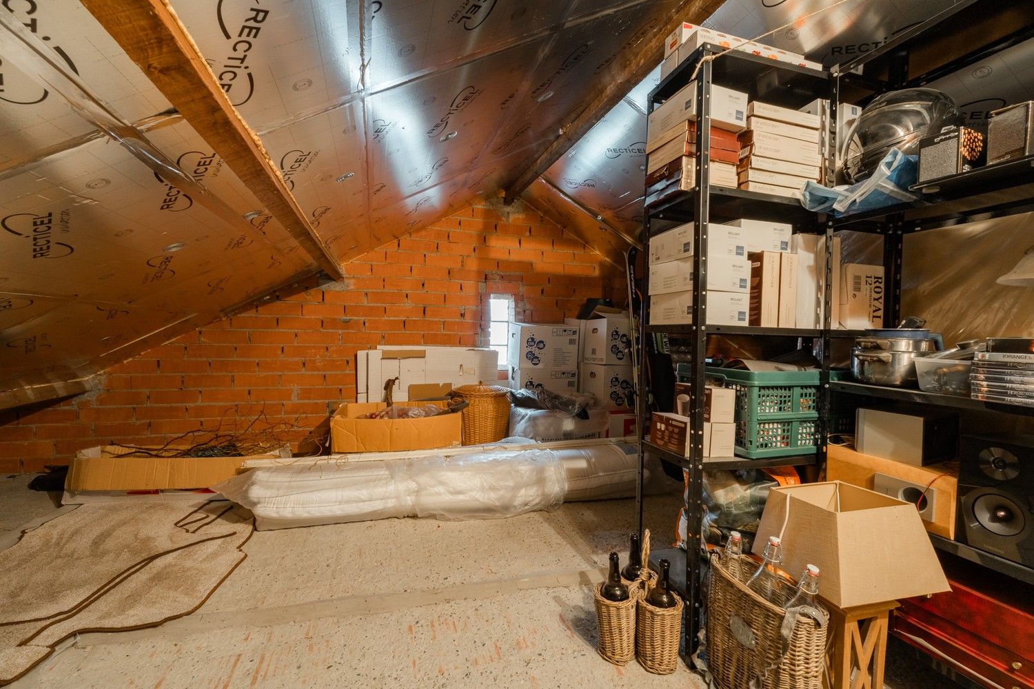 Vrijstaande woning met prachtig uitzicht op weilanden, rustige ligging nabij de Nederlandse grens! foto 32