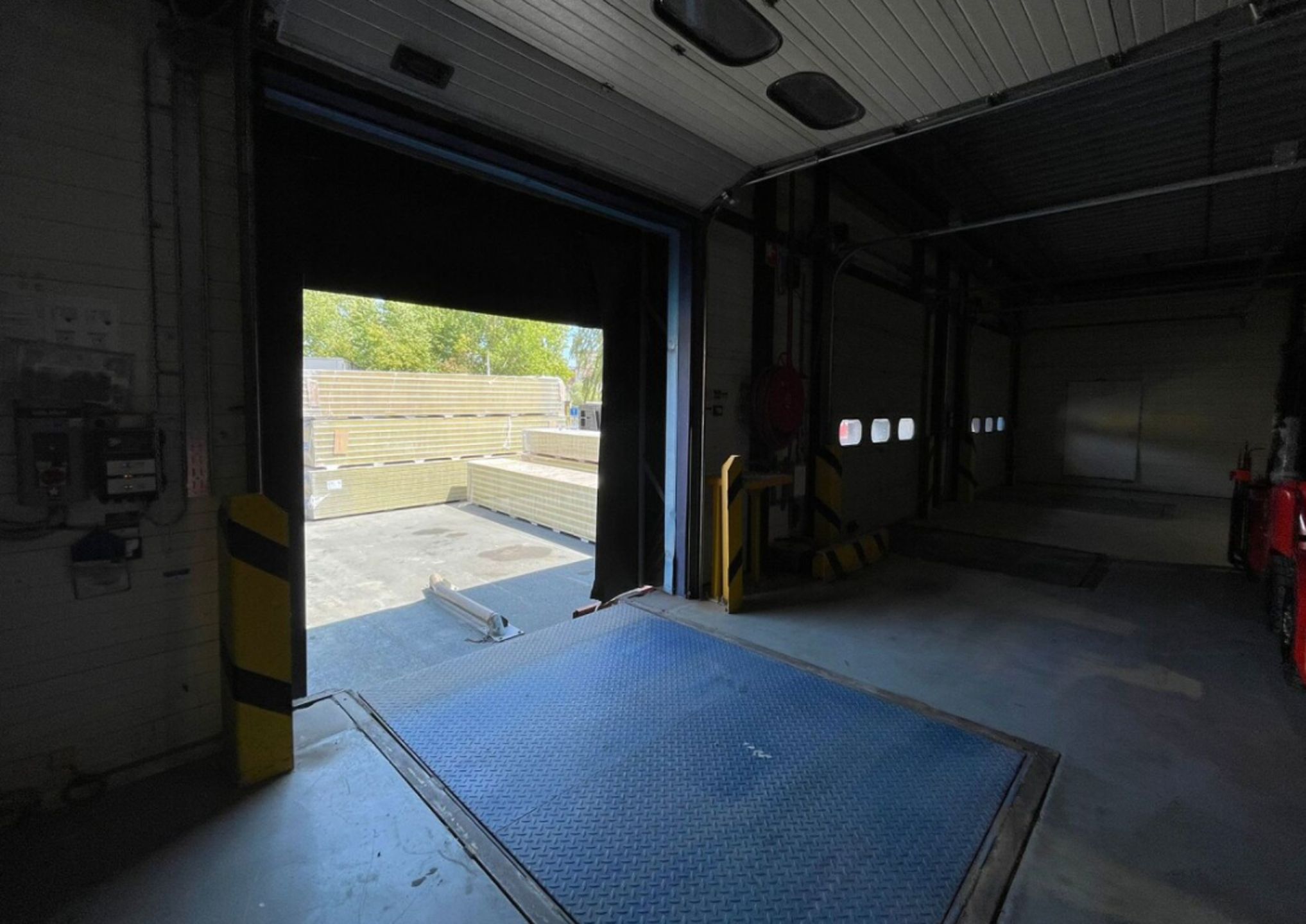 Logistieke ruimte met laadkades te huur te Beersel foto 7