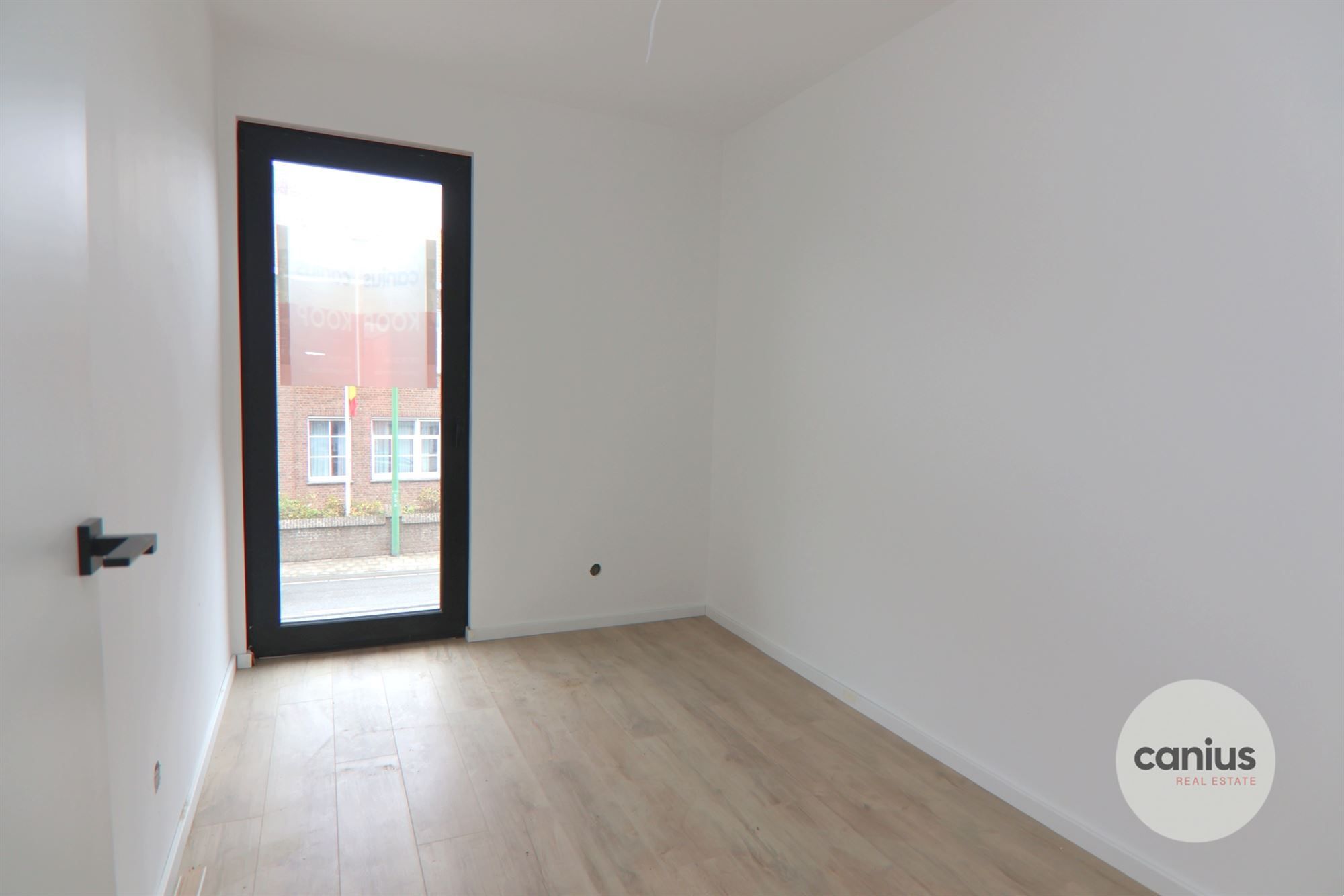 RUIM APPARTEMENT OP EEN GUNSTIGE LOCATIE  foto 5