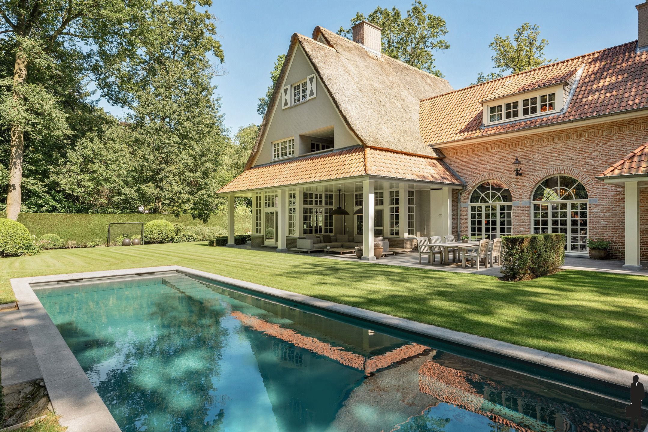 Rietgedekte en tot in de puntjes afgewerkte klassevilla foto 36