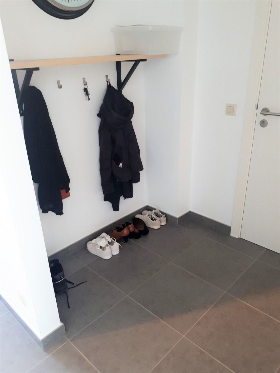 2 slaapkamerappartement met terras en 2 autostaanplaatsen foto 5