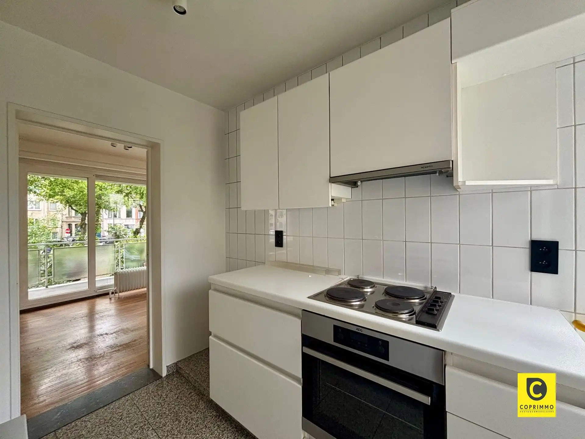 Instapklaar 3 slaapkamer appartement met zonnig terras, kelder en fietsenberging foto 17
