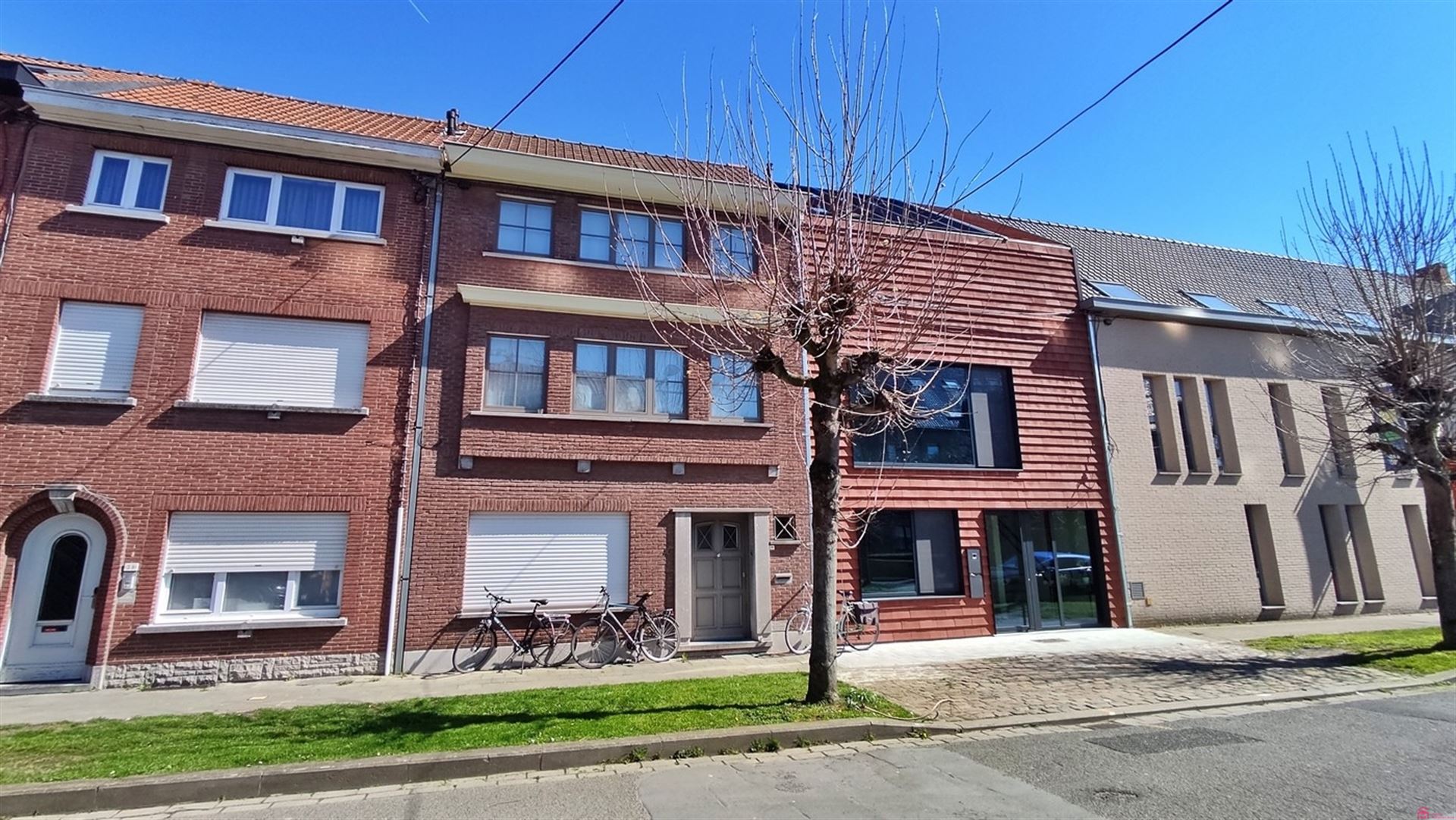 Gezellige woning op rustige ligging in Overleie, vlak bij de Leie foto {{pictureIndex}}