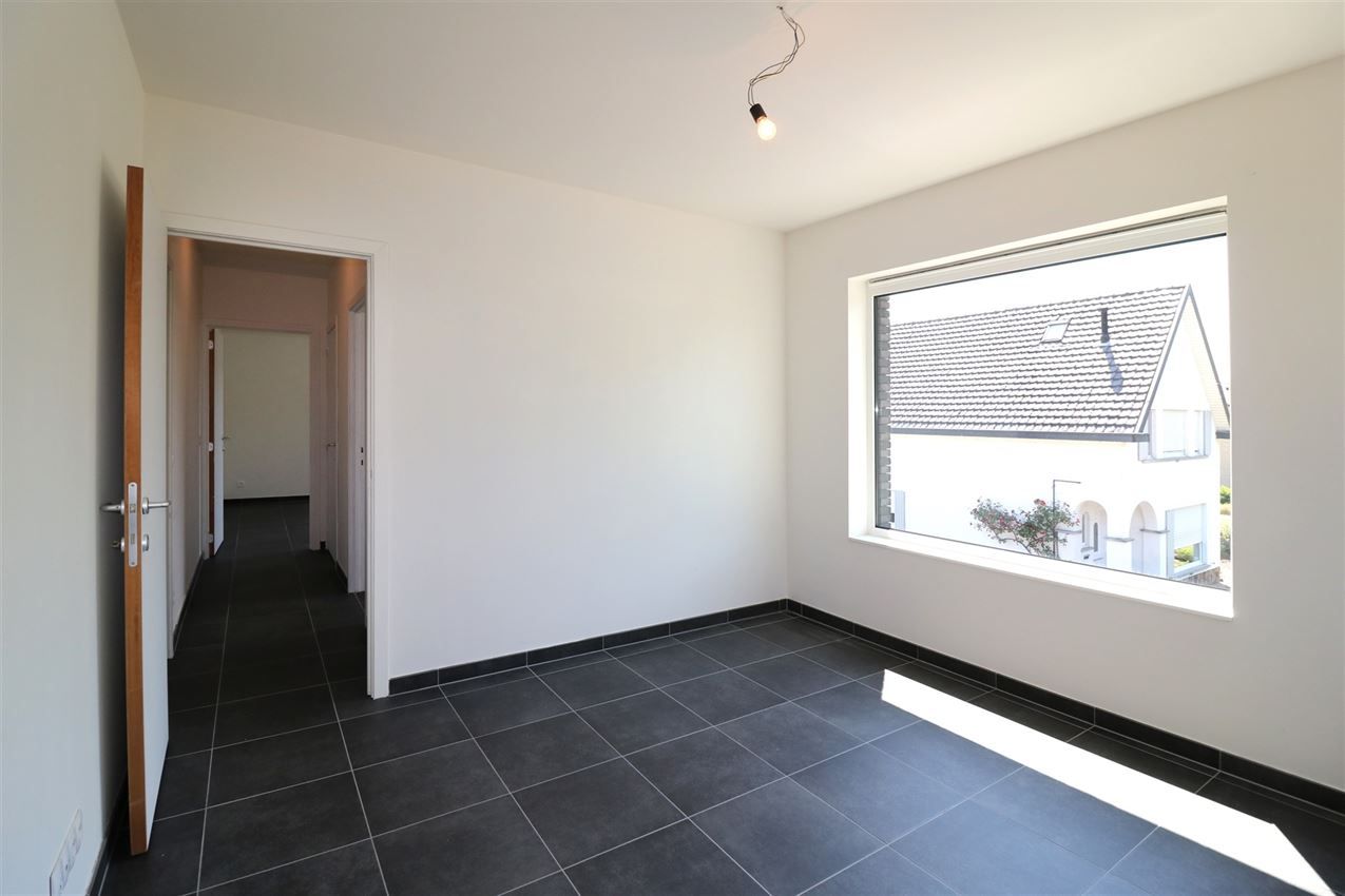 Recent,heel modern en licht,  108m², groot zuidtteras en autostaanplaats foto 24