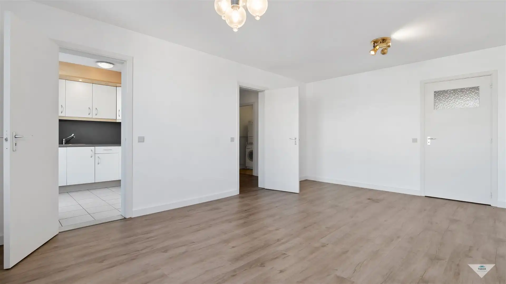 Lichtrijk appartement met garagebox foto 2