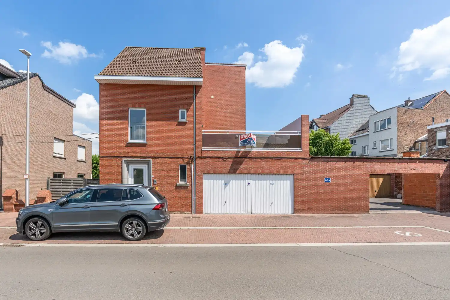 Instapklaar appartement met groot terras op gunstige locatie! foto {{pictureIndex}}