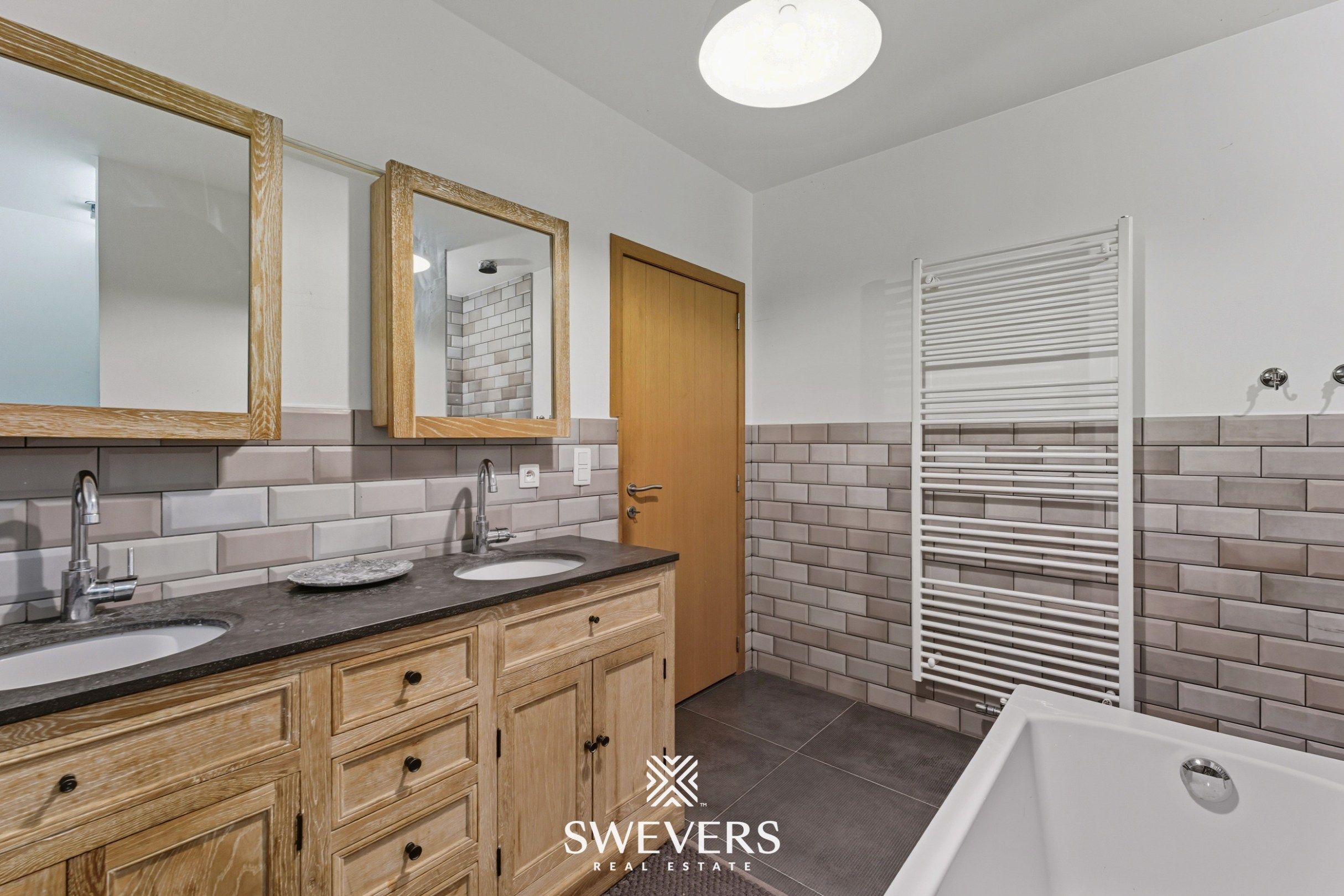 Instapklare charmevolle woning met moderne luxe in het hart van Leopoldsburg foto 22