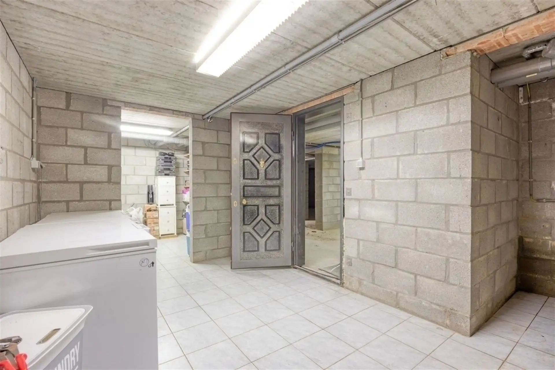 Instapklare villa met zwembad. Landelijke ligging in Leut. foto 29