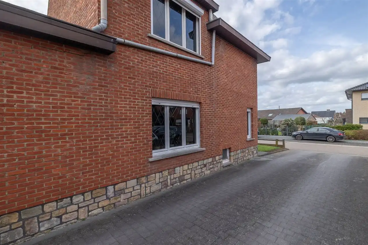 Rustig gelegen te renoveren woning met 3 slk foto 46