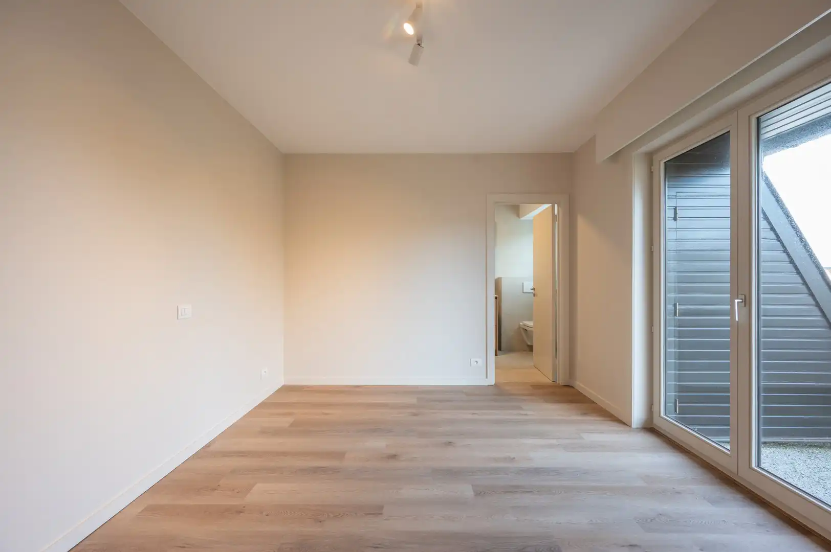 Ruim en zonnig appartement van 122 m² met open zicht op het Zegemeer. foto 11
