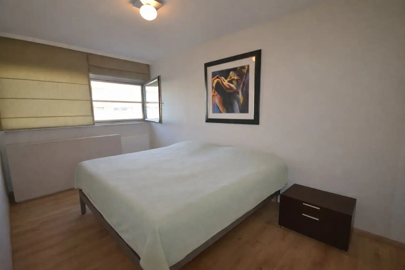 Zonnig luxe appartement met 3 slaapkamers en zeer ruim terras te Oostduinkerke foto 8