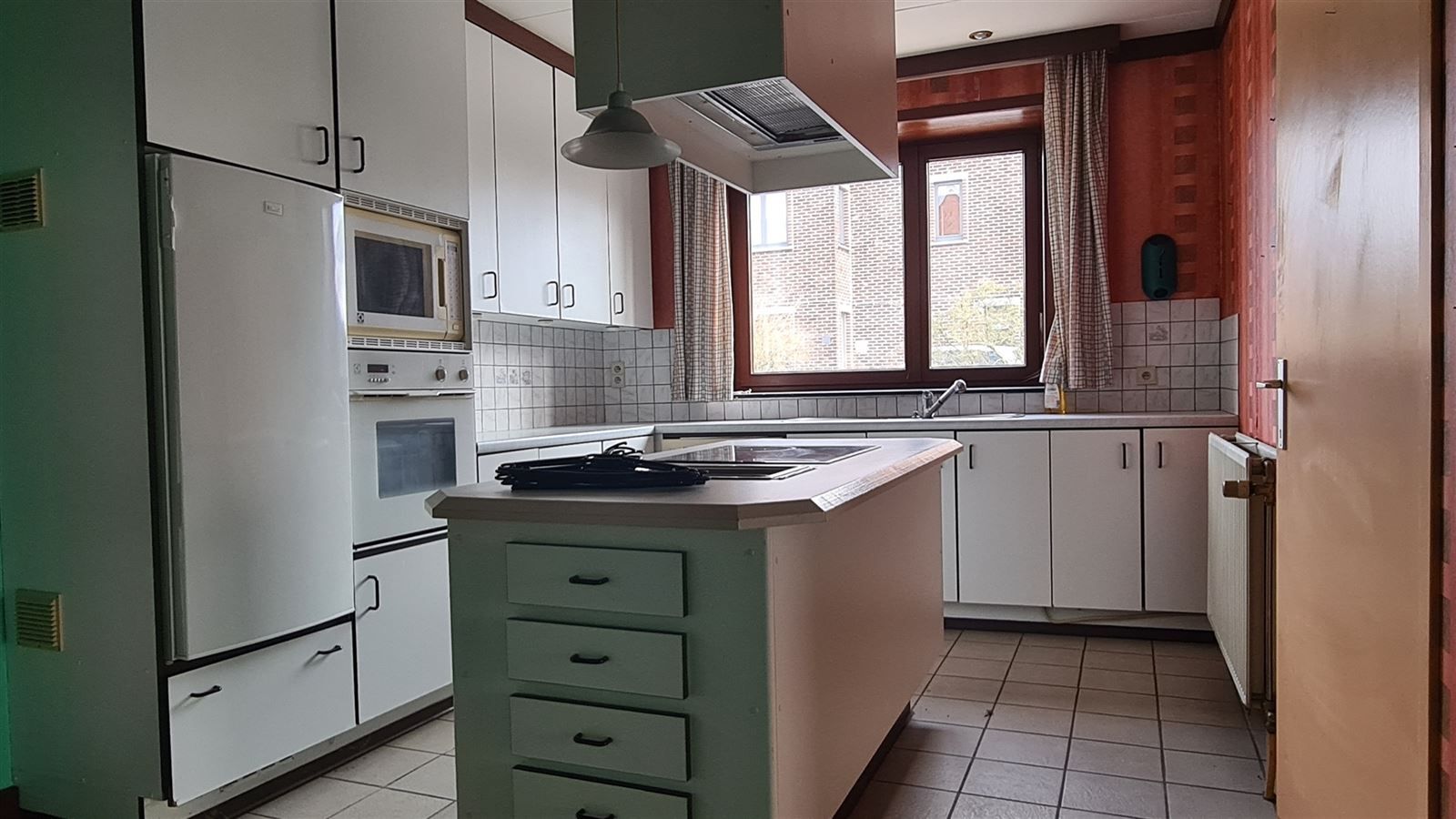 Te renoveren woning op centrale ligging foto 9