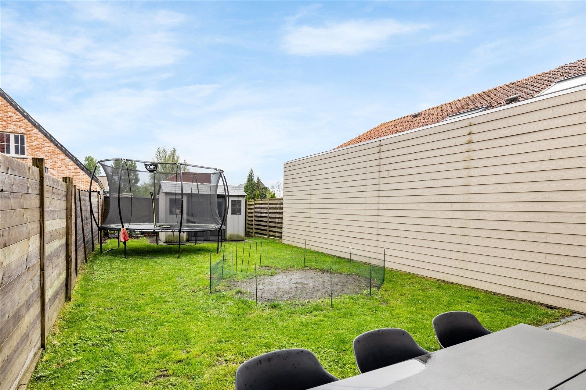 Recente woning met 4 slaapkamers en zonnige tuin gelegen in het hartje van Meerdonk foto 2