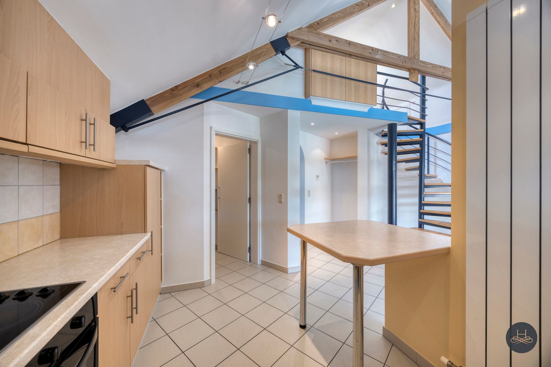 Lichtrijk duplex appartement in centrum Baal foto 16