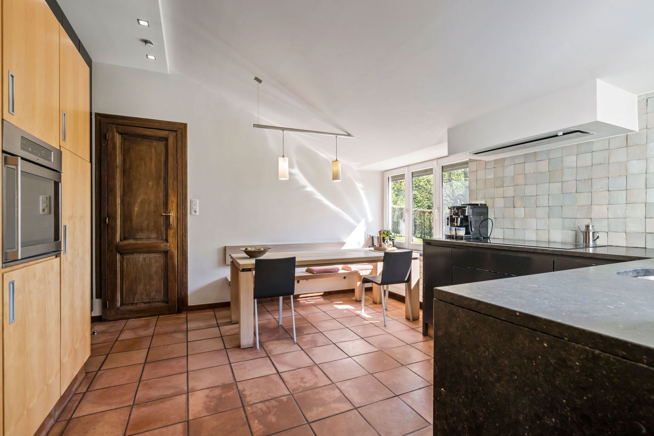 Met smaak gerenoveerde landelijke woning op +/- 63a foto 17