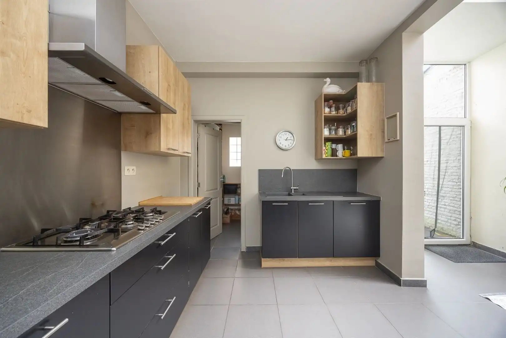 Karaktervolle herenwoning met zee aan ruimte foto 6