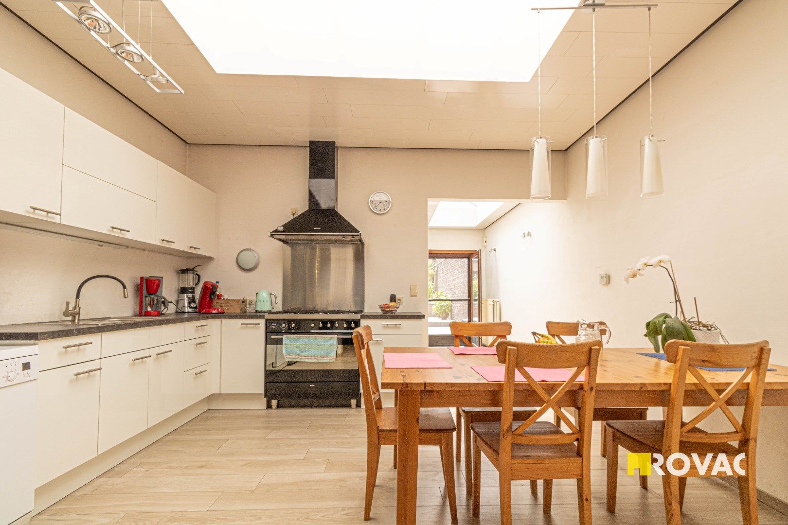 Zeer leuke rijwoning met prachtige stadstuin in centrum Izegem foto 14