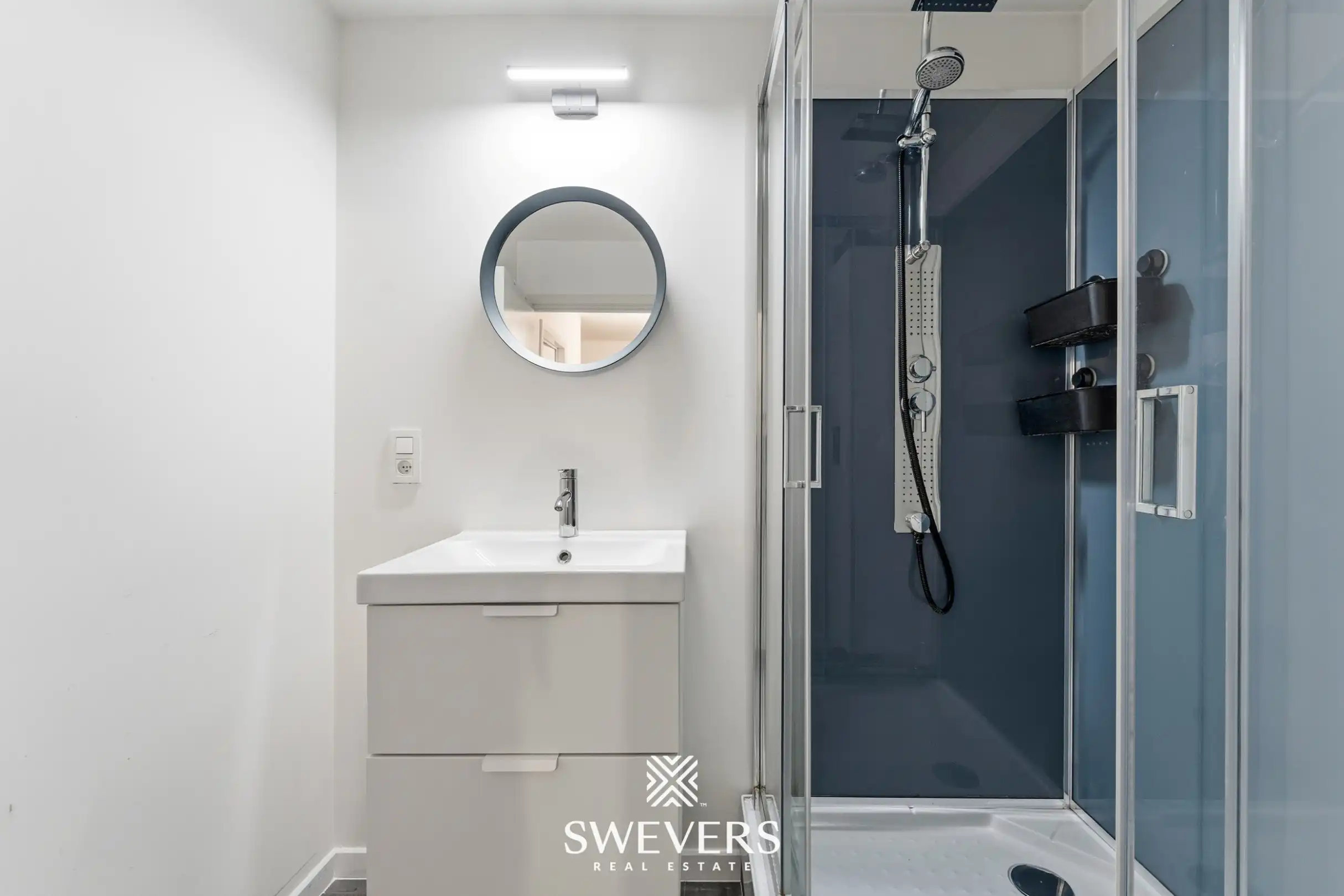 Gerenoveerd appartement met terras op topligging in Diepenbeek foto 20