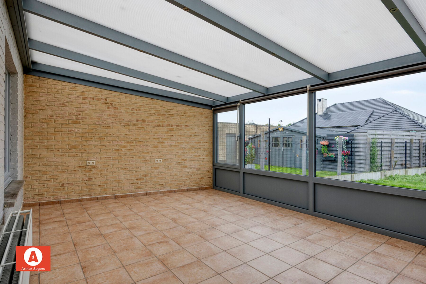 Instapklare en solide woning nabij het centrum van Opstal foto 9