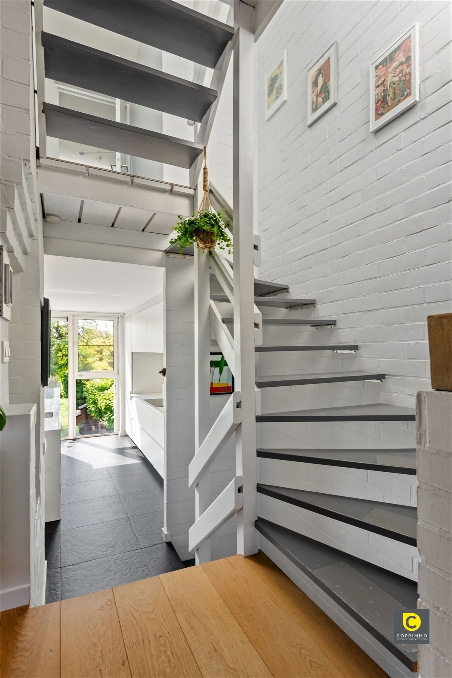 Woning:4slk,2 badk en ZWperceel foto 10