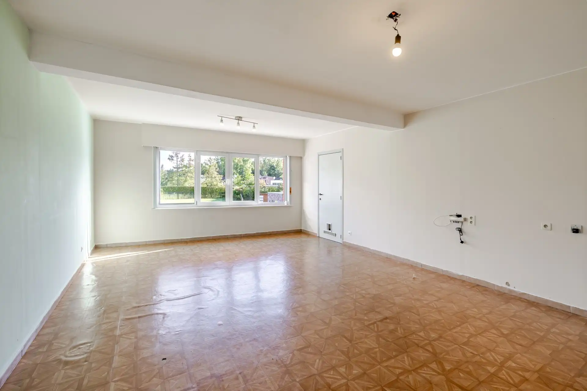 Appartement op de eerste verdieping met twee slaapkamers en garage foto 7