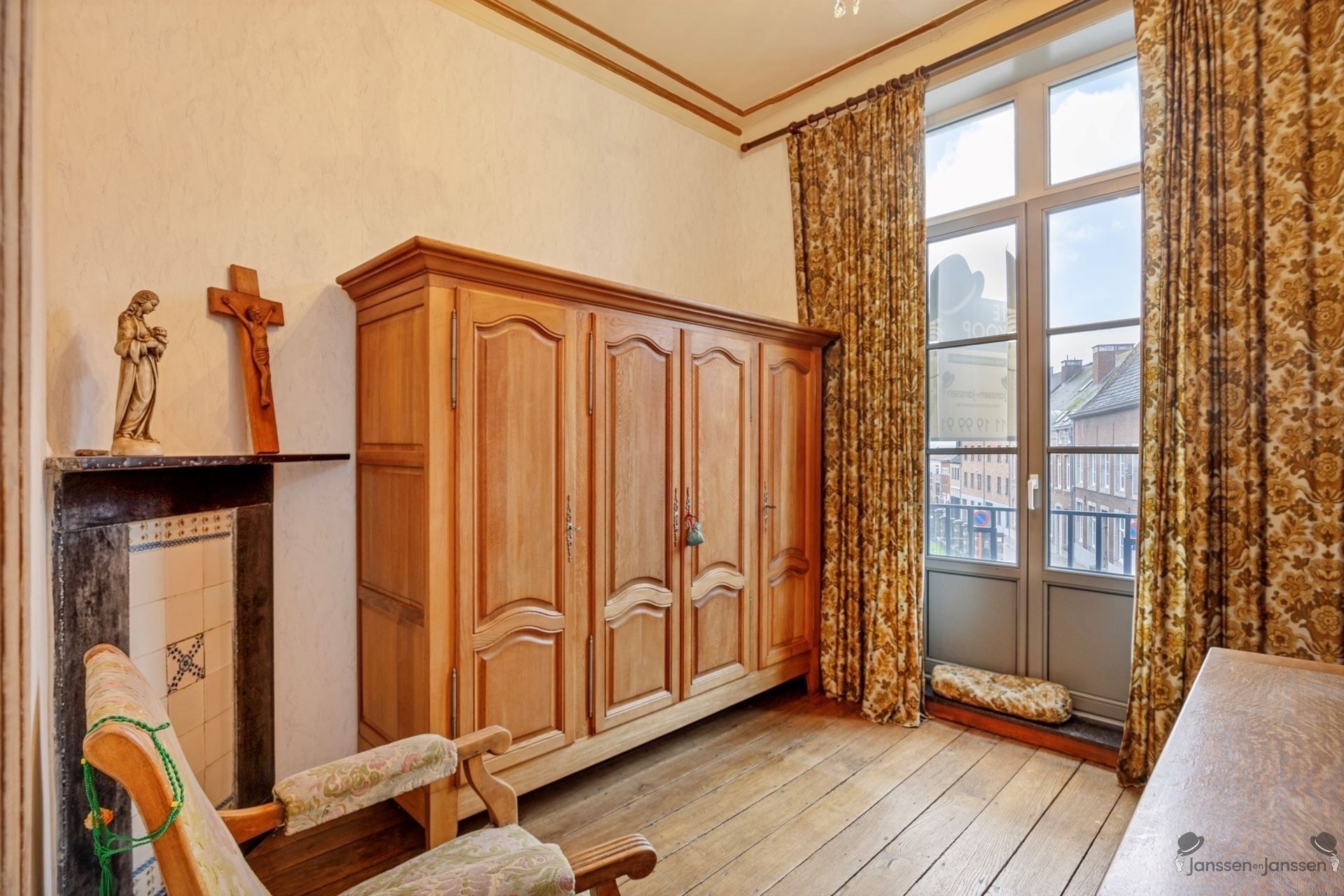 Voormalig kanunnikenhuis met achterliggend perceel. foto 14