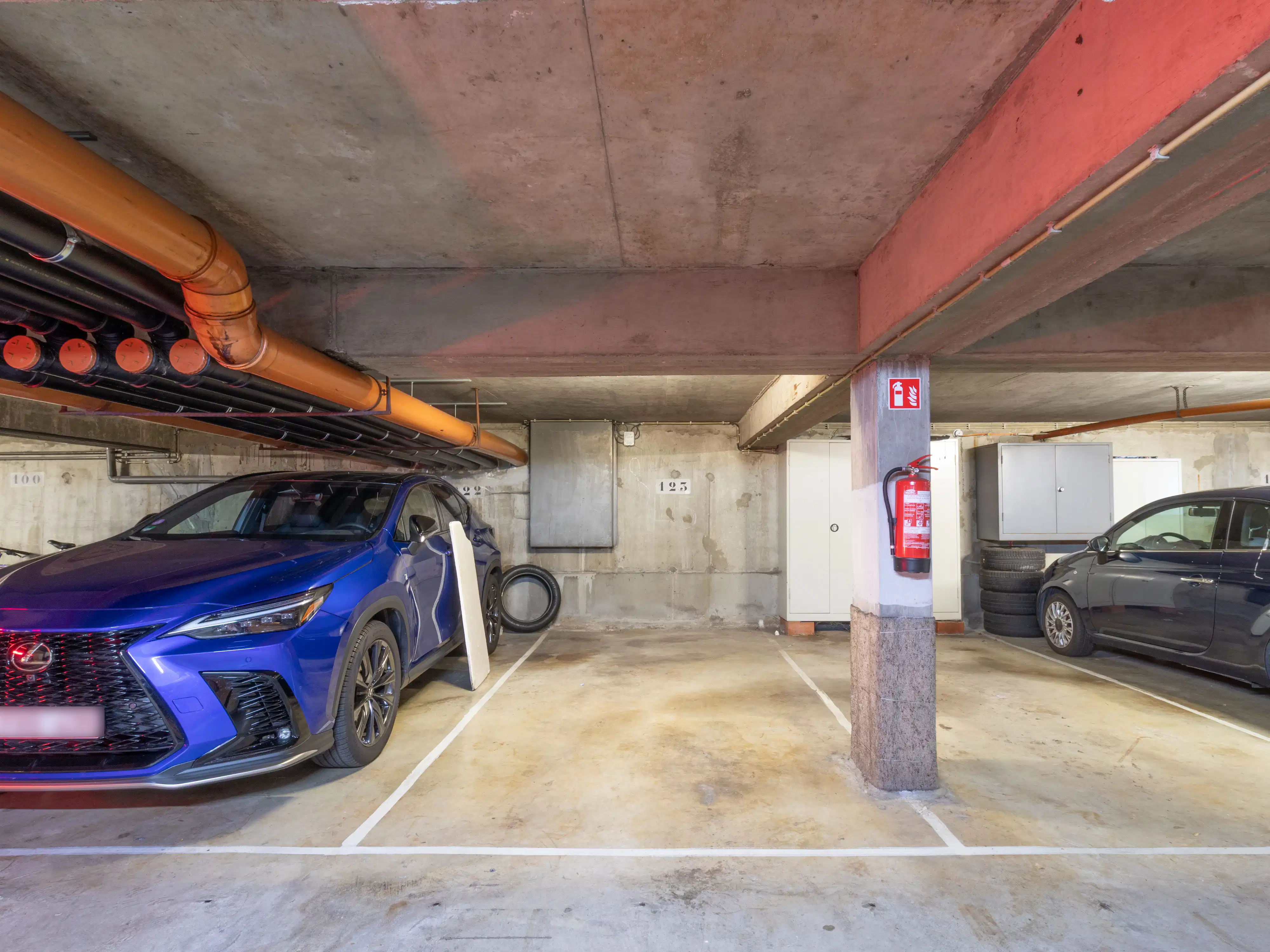 Licht appartement met twee terrassen en autostaanplaats foto 15