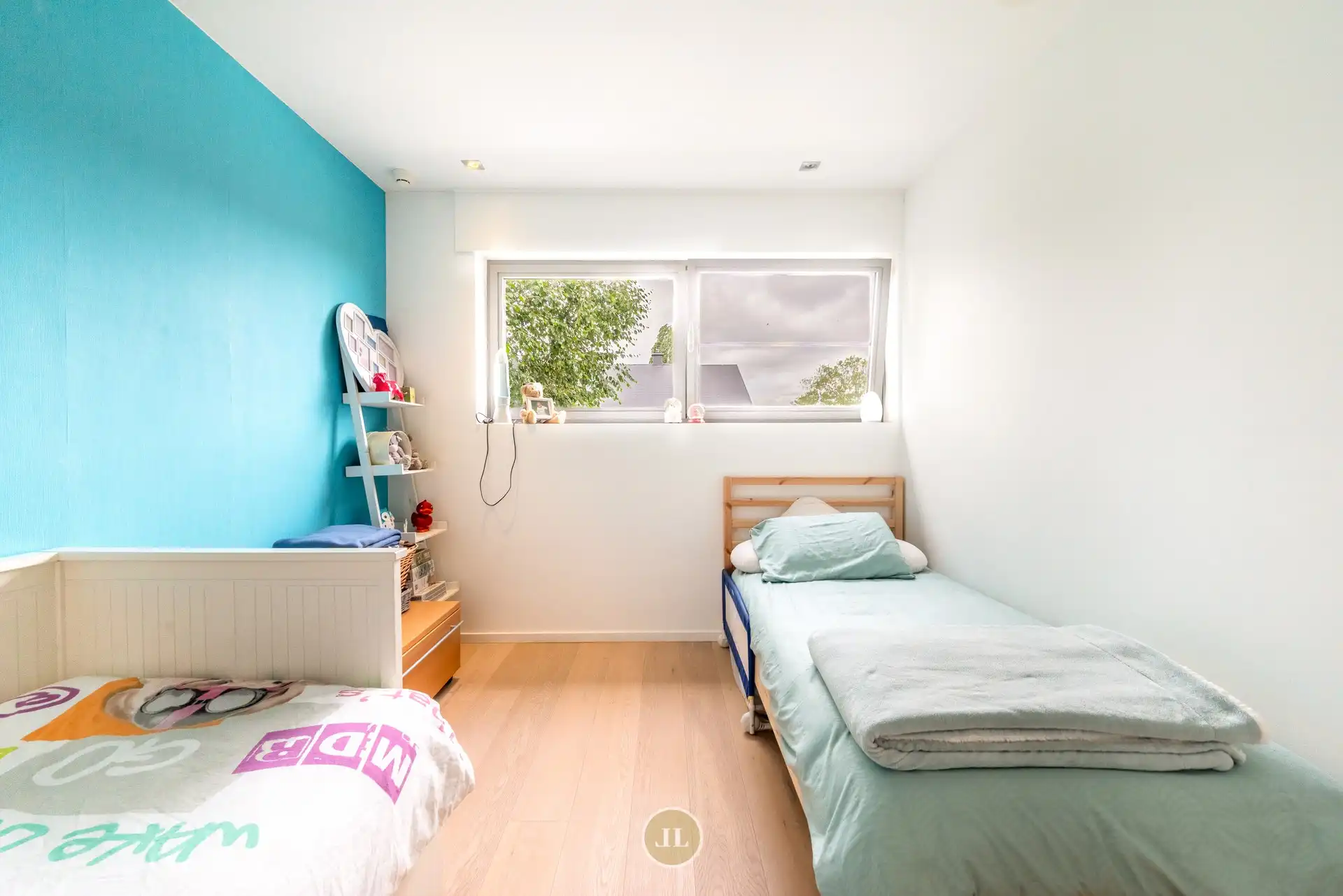 Eigentijdse moderne groen gelegen villa met mooie tuin in Marke centrum foto 15