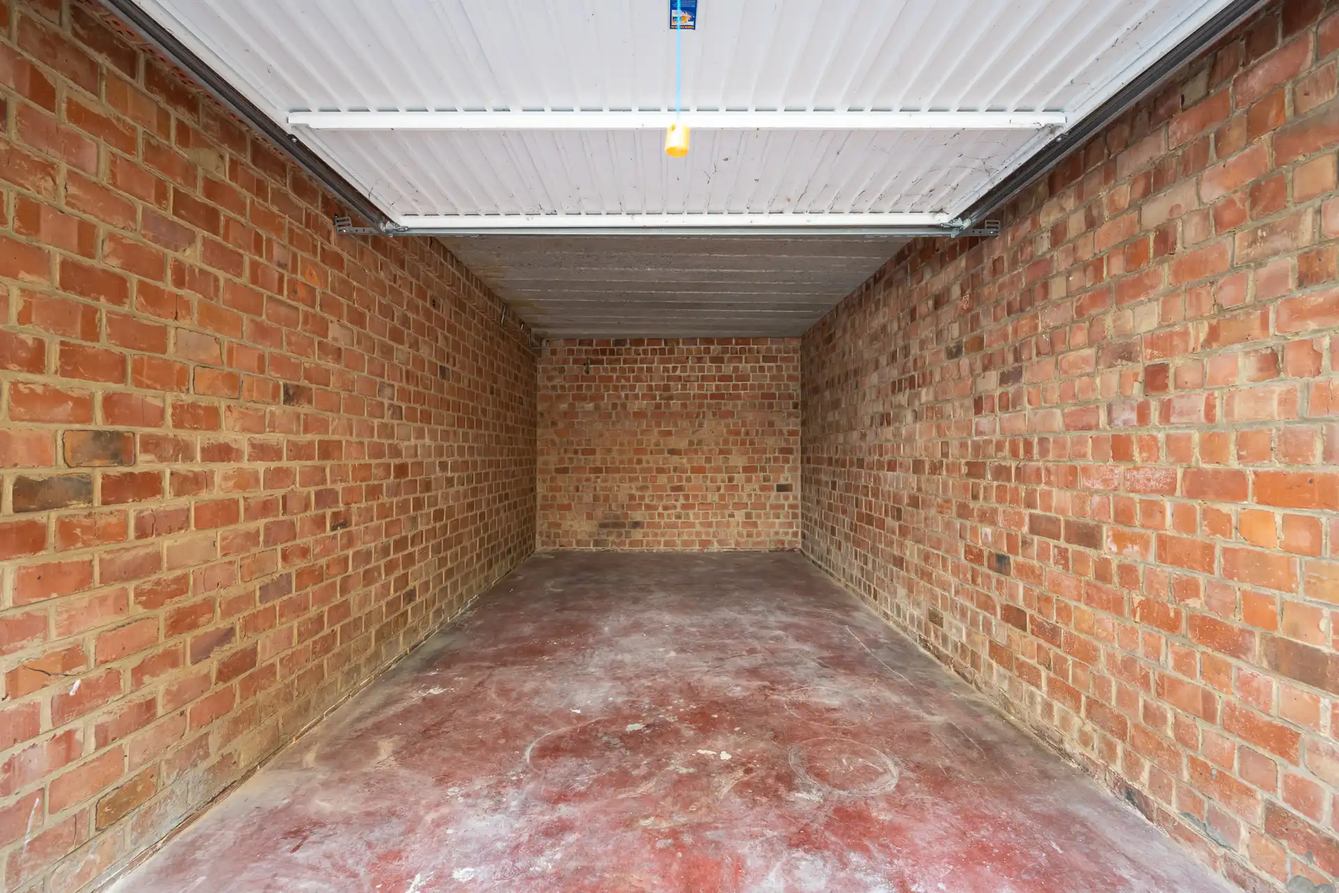 Instapklaars gelijkvloersapp met 2 slaapkamers + garagebox foto 13