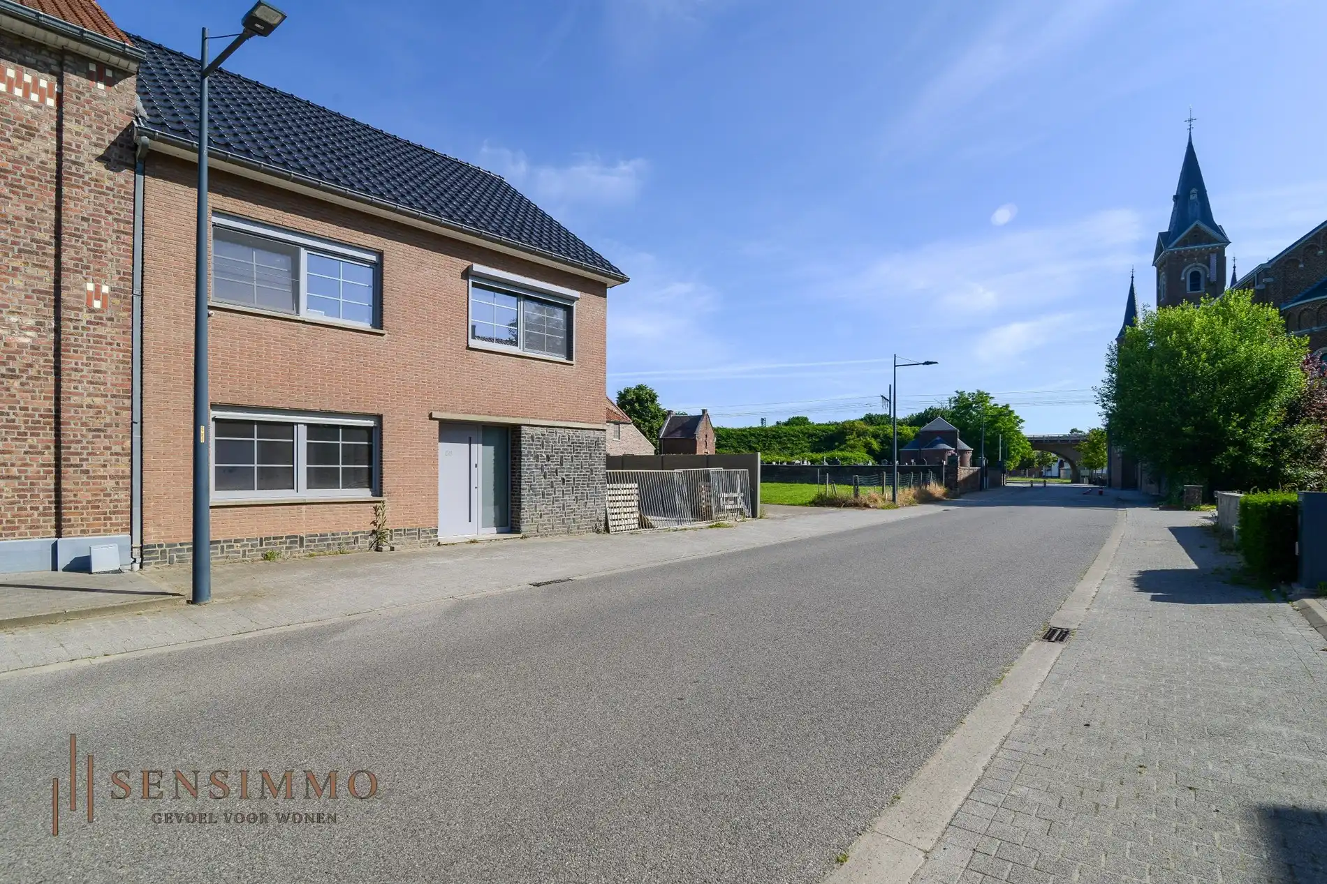 Uitzonderlijk ruime gezinswoning met zwembad in het landelijke Nerem foto 3