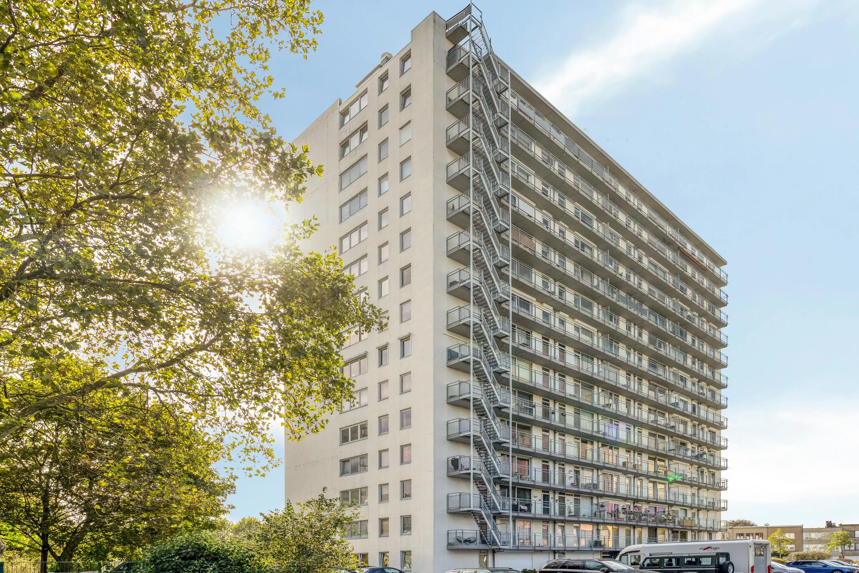 Instapklaar 2-slaapkamerappartement te koop in Berchem foto 14