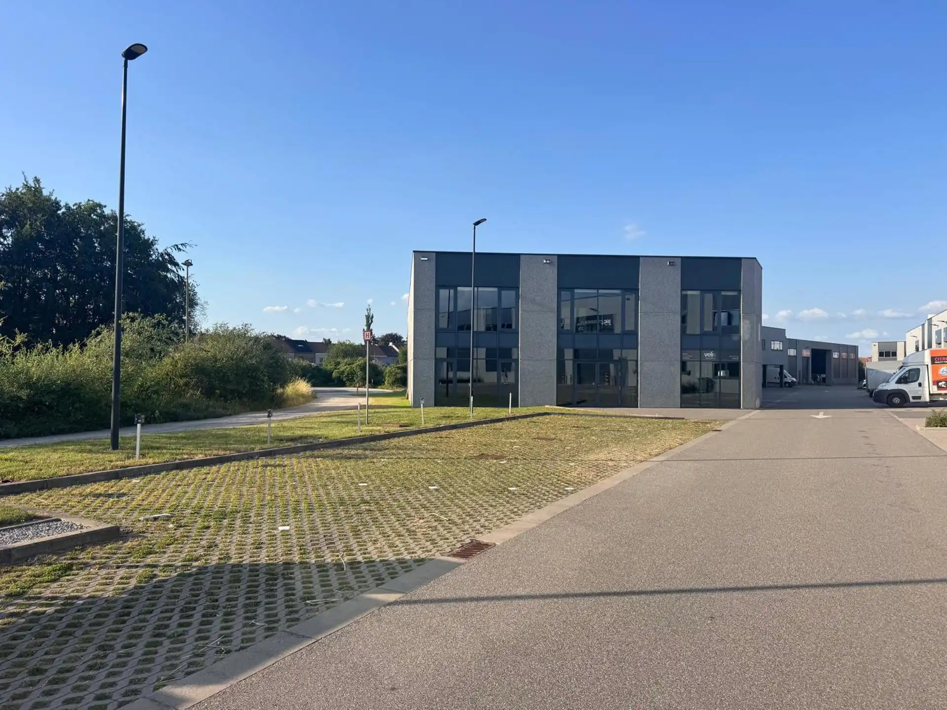 Opbrengsteigendom te koop: verhuurd bedrijfsgebouw te Tienen foto 11