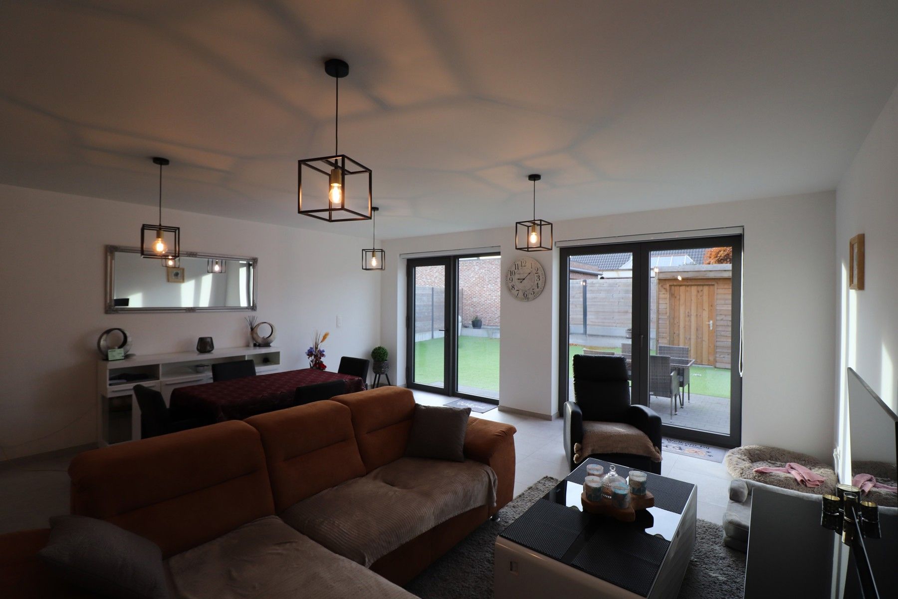 BEN-woning met 3 slaapkamers, terras met tuin, tuinberging en autostaanplaats. foto 4