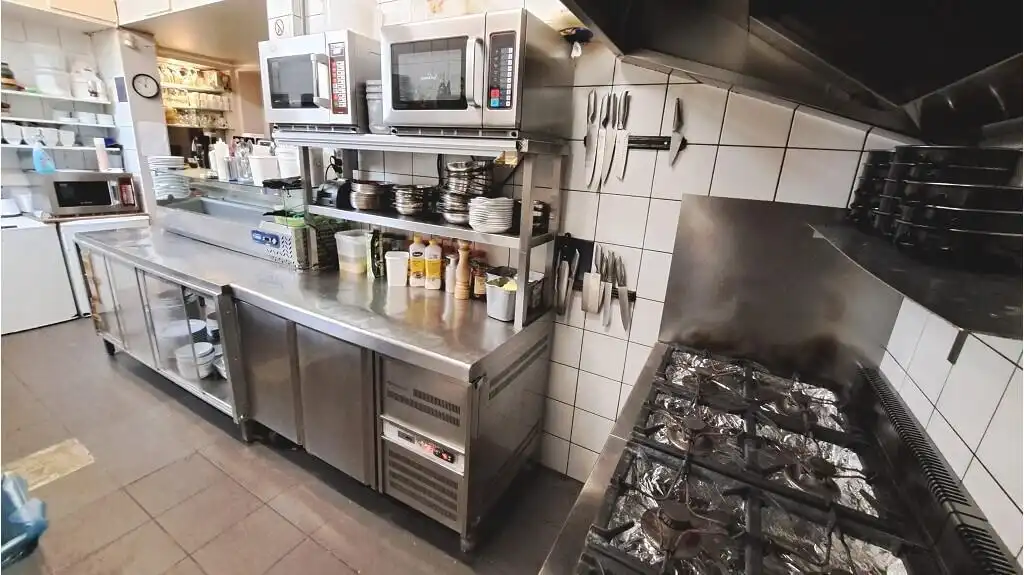 Horecapand met Terras op de Zeedijk te koop in Blankenberge foto 6