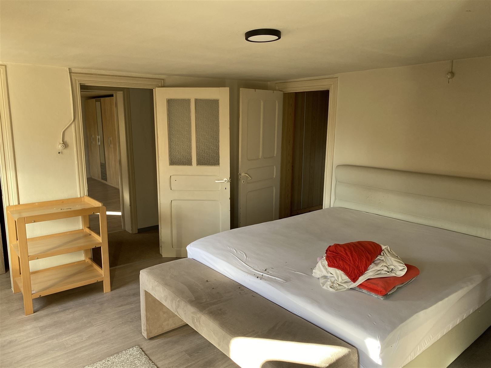 Ruime woning met garage en opslagruimte. foto 17