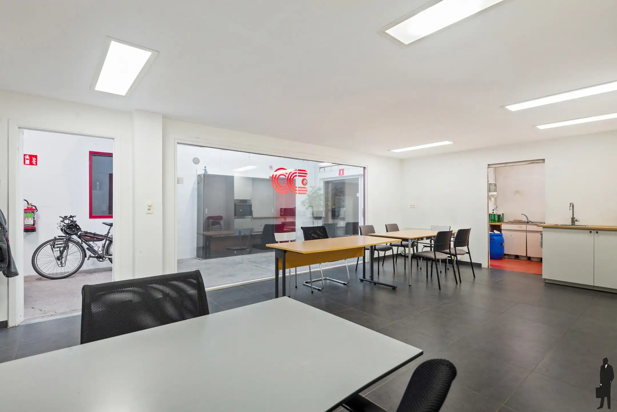 Polyvalent gebouw met handelsruimte-magazijn-kantoor-duplex foto 10