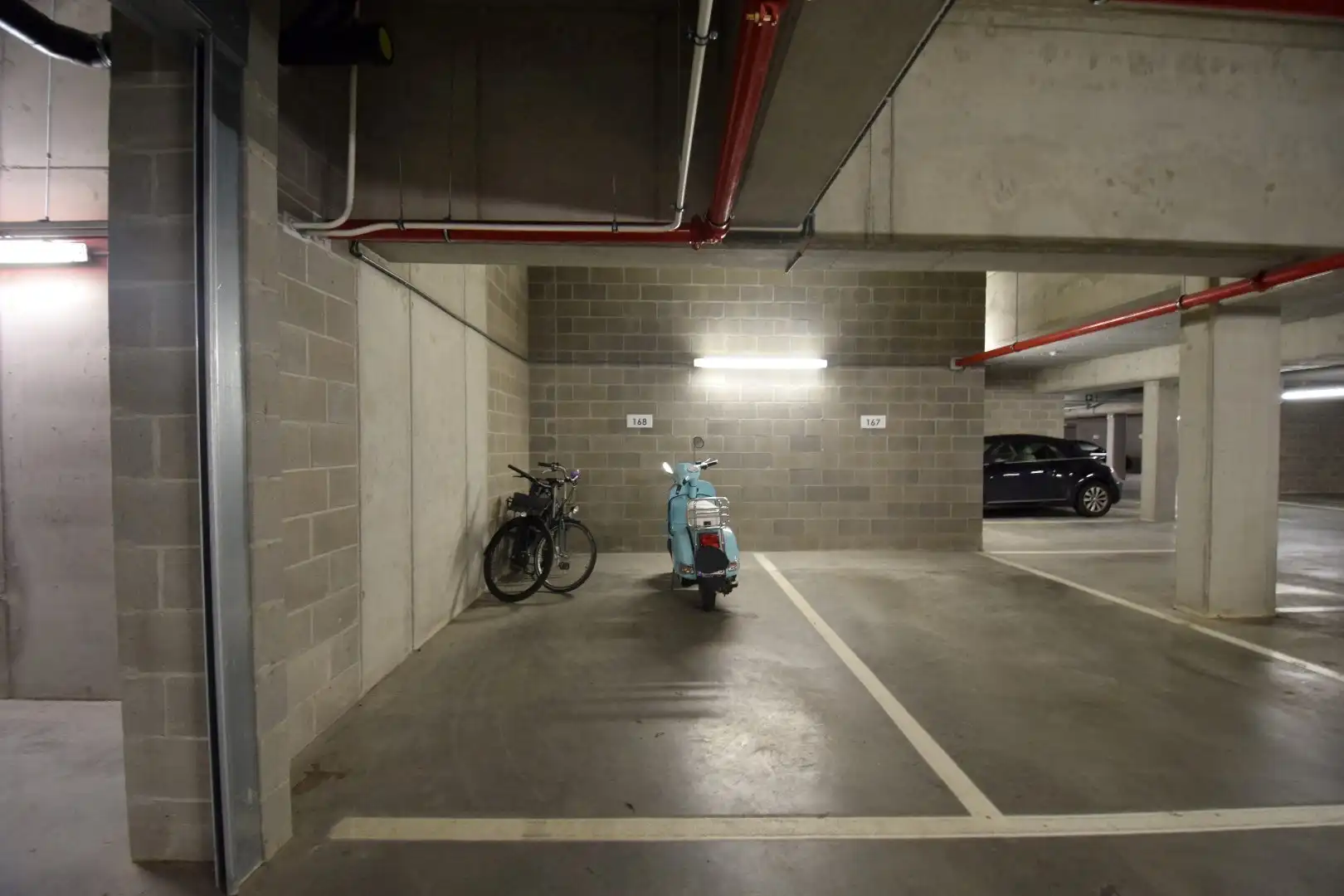 Parkeerplaats omgeving Nieuwevaart foto 2