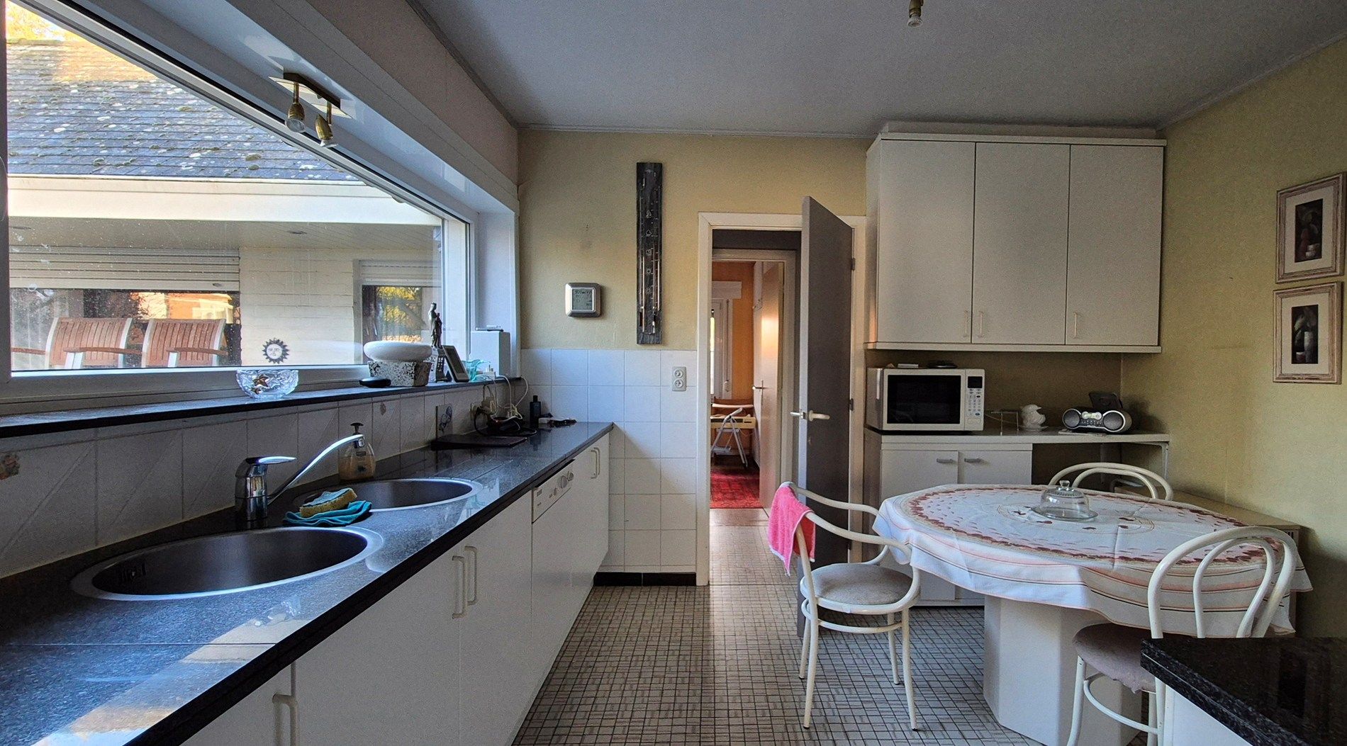 Centraal gelegen bungalow in groene omgeving St-Andries foto 5