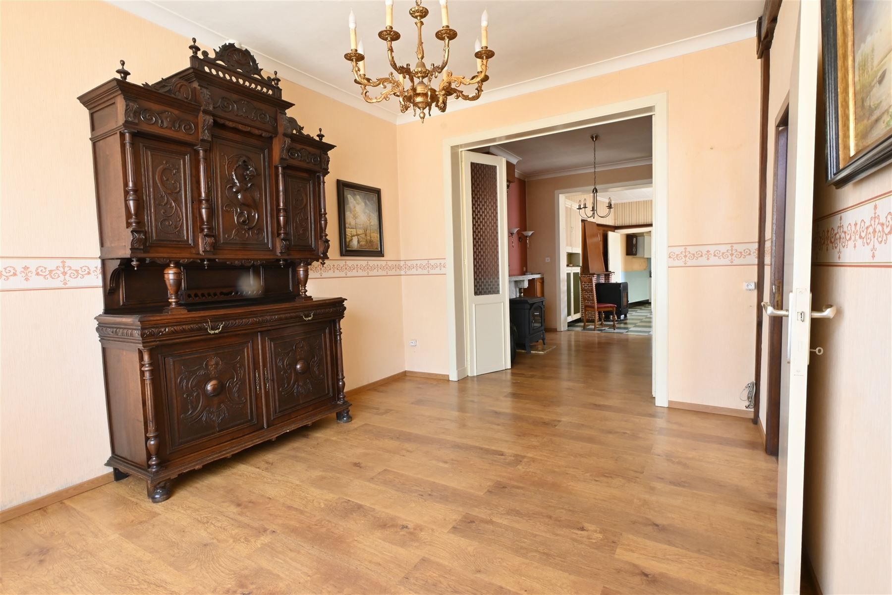 Centraal gelegen woning op 650m²  met loods foto 2