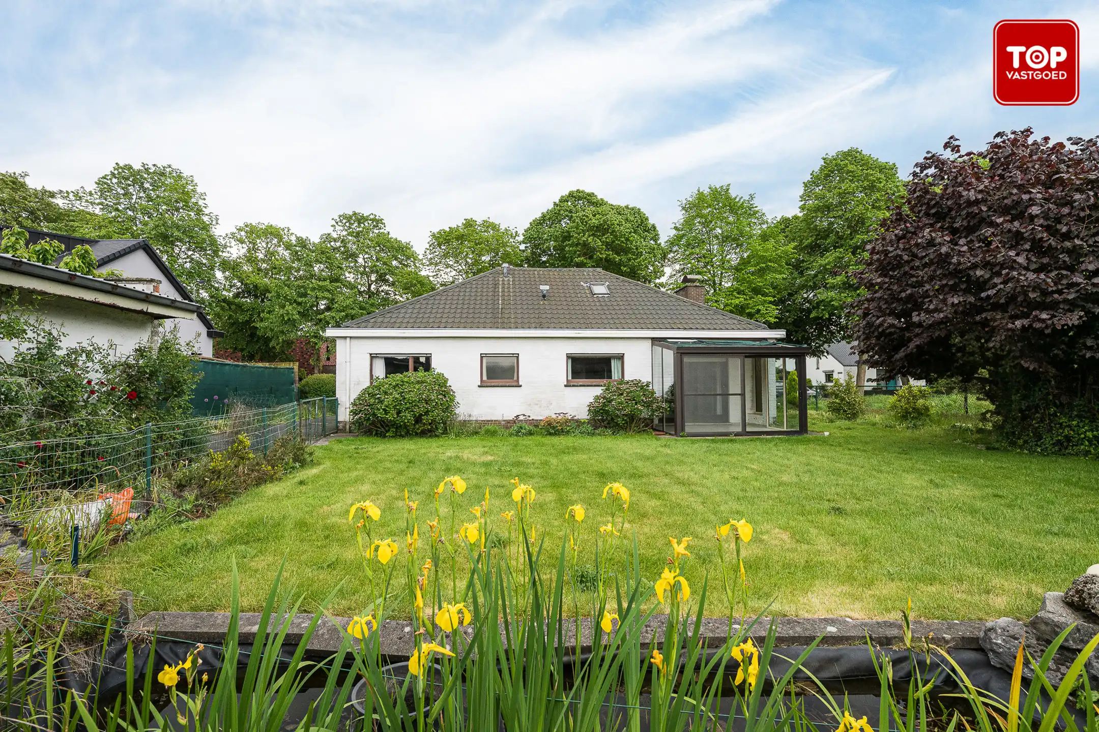 Te renoveren bungalow met charmante tuin op een toplocatie. foto 24