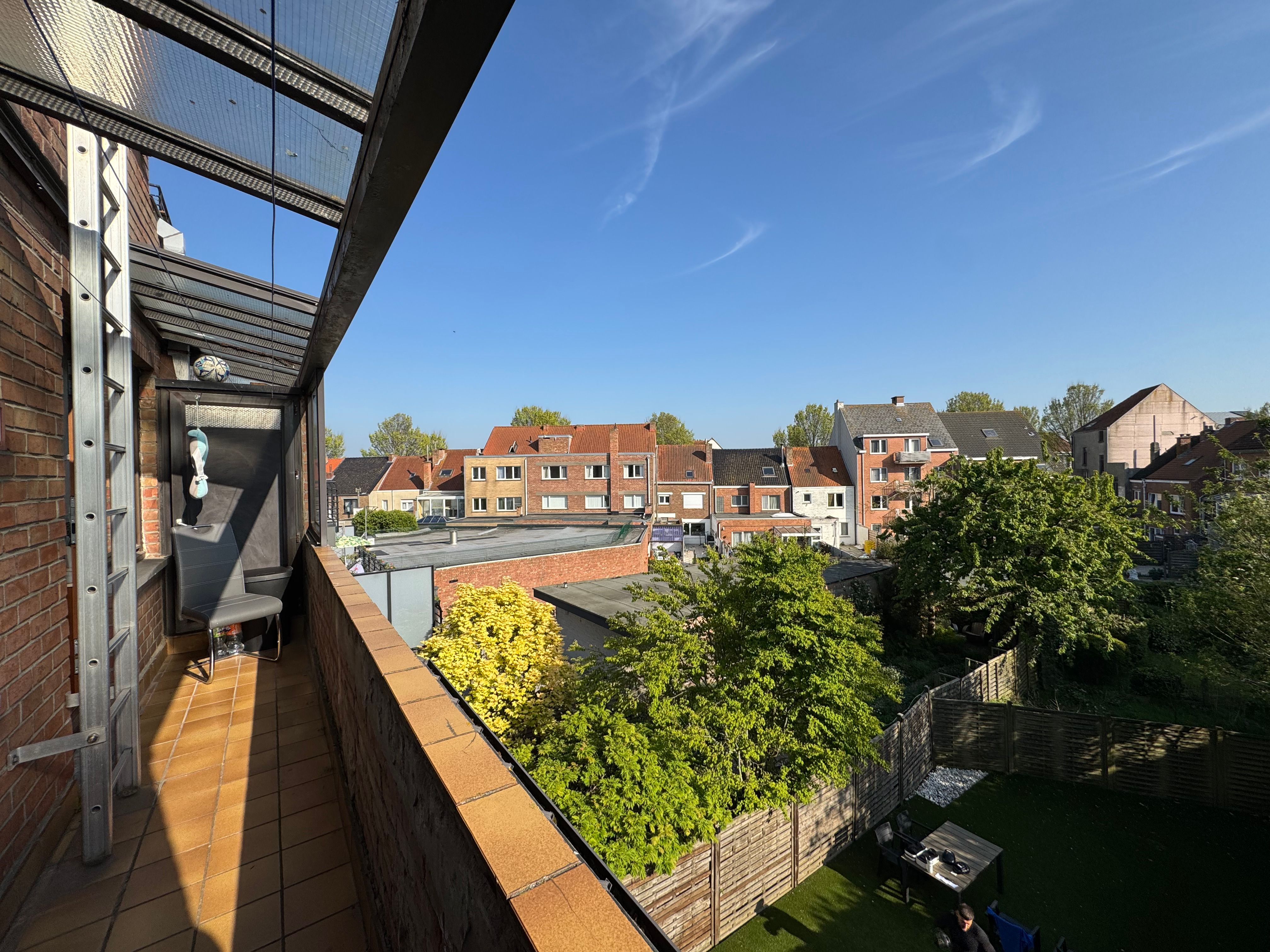 Rustig gelegen appartement met terras foto 9